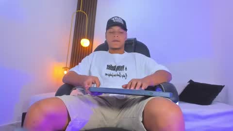 Snapshot of ricky_owens1 chatting on February 2025 09:50:02 PM Ricky online show from February 2025 09:50:02 PM