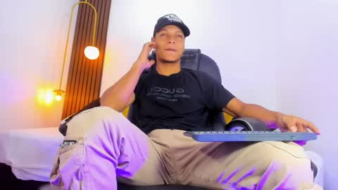 Snapshot of ricky_owens1 chatting on February 2025 07:44:01 PM Ricky online show from February 2025 07:44:01 PM