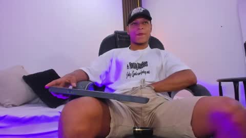 Snapshot of ricky_owens1 chatting on February 2025 09:14:01 PM Ricky online show from February 2025 09:14:01 PM