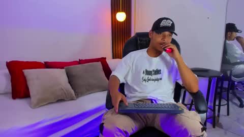 Snapshot of ricky_owens1 chatting on February 2025 08:20:02 PM Ricky online show from February 2025 08:20:02 PM