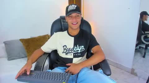 Snapshot of ricky_owens1 chatting on February 2025 07:52:01 PM Ricky online show from February 2025 07:52:01 PM