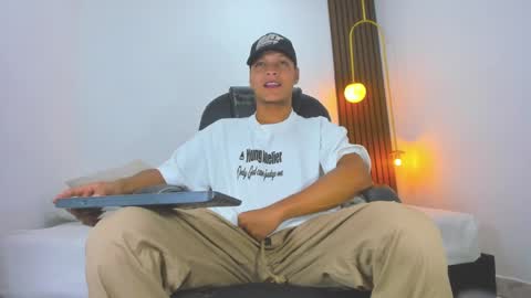 Snapshot of ricky_owens1 chatting on February 2025 07:03:02 PM Ricky online show from February 2025 07:03:02 PM