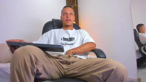 Snapshot of ricky_owens1 chatting on March 2025 06:56:01 PM Ricky online show from March 2025 06:56:01 PM