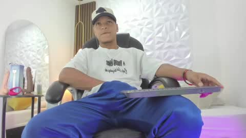 Snapshot of ricky_owens1 chatting on October 2025 01:30:01 PM Ricky online show from October 2025 01:30:01 PM