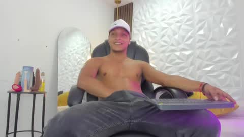 Snapshot of ricky_owens1 chatting on October 2025 01:20:01 PM Ricky online show from October 2025 01:20:01 PM