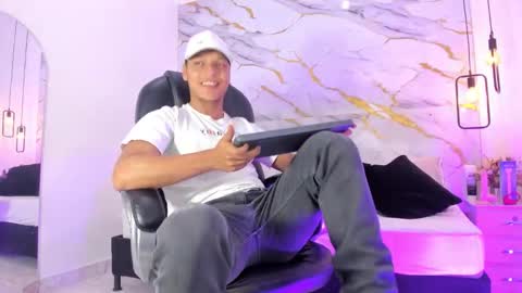 Snapshot of ricky_owens1 chatting on October 2025 01:11:01 PM Ricky online show from October 2025 01:11:01 PM