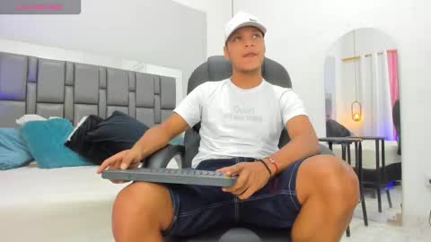 Snapshot of ricky_owens1 chatting on November 2025 08:51:01 PM Ricky online show from November 2025 08:51:01 PM