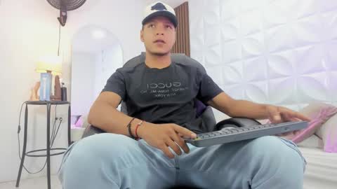 Snapshot of ricky_owens1 chatting on November 2025 02:28:01 PM Ricky online show from November 2025 02:28:01 PM