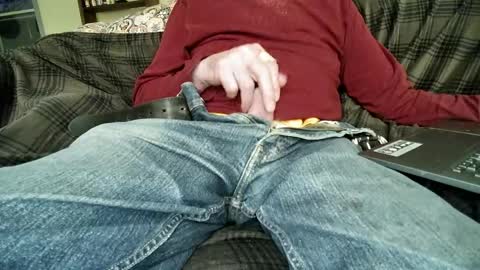 Snapshot of rico_y_suave_4u chatting on April 2026 12:14:02 AM Easy if yun are good see my pics online show from April 2026 12:14:02 AM