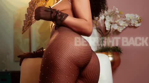 Snapshot of rihannadeep chatting on February 2025 01:11:02 PM Sara online show from February 2025 01:11:02 PM