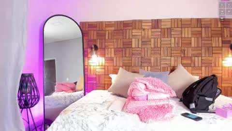 Snapshot of rihannadeep chatting on March 2025 10:04:01 AM Sara online show from March 2025 10:04:01 AM