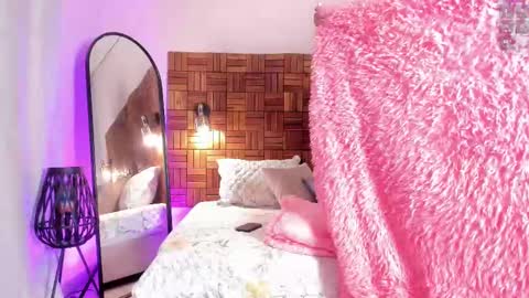 Snapshot of rihannadeep chatting on March 2025 10:07:02 AM Sara online show from March 2025 10:07:02 AM