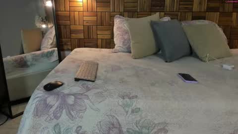 Snapshot of rihannadeep chatting on September 2025 10:04:02 AM Sara online show from September 2025 10:04:02 AM