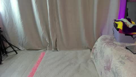 Snapshot of rihannadeep chatting on September 2025 11:04:02 AM Sara online show from September 2025 11:04:02 AM