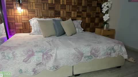 Snapshot of rihannadeep chatting on October 2025 10:02:02 AM Sara online show from October 2025 10:02:02 AM