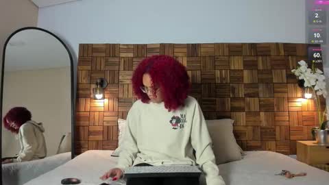 Snapshot of rihannadeep chatting on November 2025 10:04:02 AM Sara online show from November 2025 10:04:02 AM