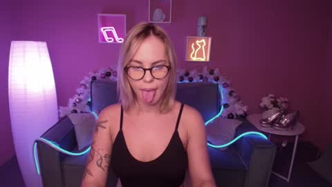 Snapshot of rikaraily chatting on December 2024 06:52:02 AM Rika online show from December 2024 06:52:02 AM