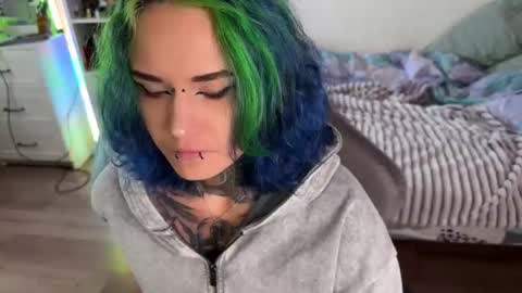   DianaBrite            fansl y online show from September 2025 01:15:02 PM