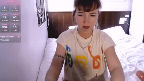 Snapshot of riri_rich chatting on February 2025 07:11:02 AM Rita online show from February 2025 07:11:02 AM