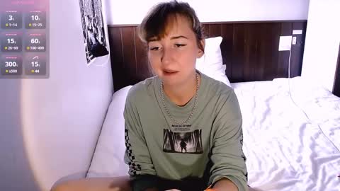 Snapshot of riri_rich chatting on February 2025 08:04:01 AM Rita online show from February 2025 08:04:01 AM