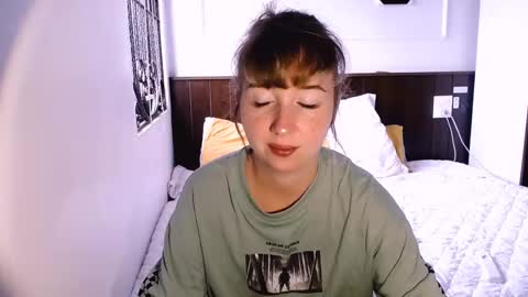 Snapshot of riri_rich chatting on March 2025 05:44:02 AM Rita online show from March 2025 05:44:02 AM