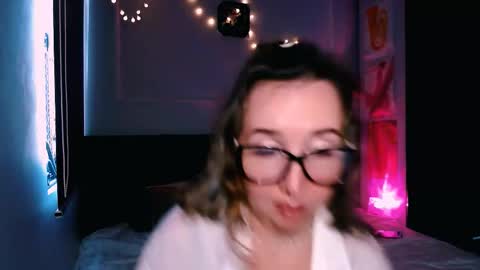 Snapshot of riri_rich chatting on November 2025 05:18:02 AM Rita online show from November 2025 05:18:02 AM