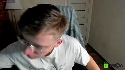 Snapshot of rishu_ chatting on November 2025 11:31:02 AM VAnitas online show from November 2025 11:31:02 AM