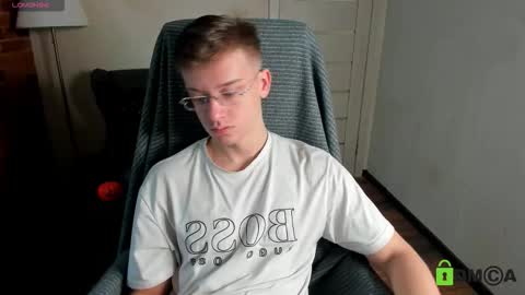 Snapshot of rishu_ chatting on November 2025 10:43:02 AM VAnitas online show from November 2025 10:43:02 AM