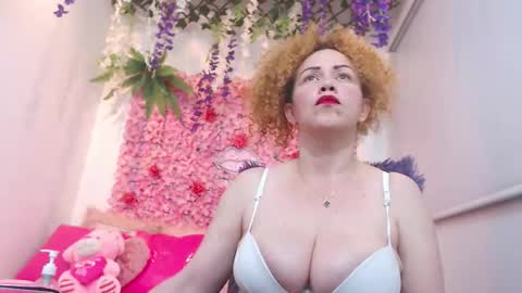 Risitos De Oro online show from November 2025 12:11:01 AM