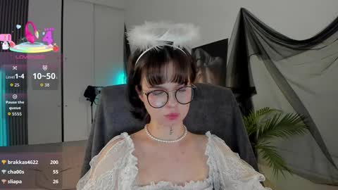 Snapshot of risosweet chatting on May 2026 01:57:16 AM Alice online show from May 2026 01:57:16 AM