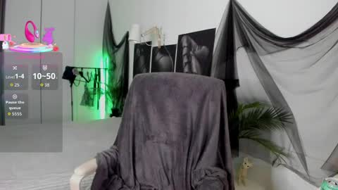 Snapshot of risosweet chatting on June 2026 08:43:01 PM Alice online show from June 2026 08:43:01 PM