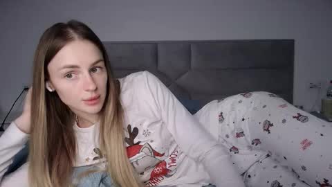 Snapshot of rita_orra chatting on November 2025 12:05:02 PM Rita online show from November 2025 12:05:02 PM