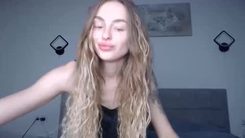 Snapshot of rita_orra chatting on December 2025 09:03:02 AM Rita online show from December 2025 09:03:02 AM