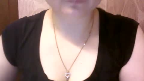 Snapshot of riveramaureen chatting on January 2025 04:59:01 PM RiveraMaureen online show from January 2025 04:59:01 PM