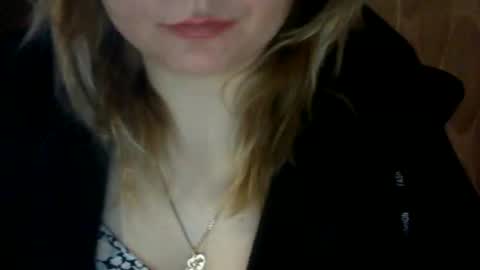 Snapshot of riveramaureen chatting on January 2025 07:47:02 AM RiveraMaureen online show from January 2025 07:47:02 AM