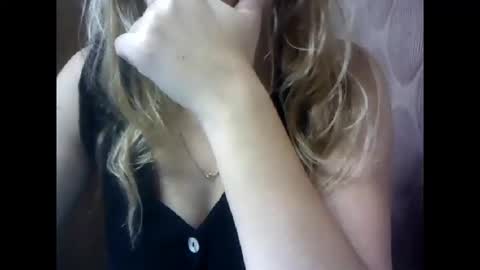 Snapshot of riveramaureen chatting on November 2025 10:59:01 AM RiveraMaureen online show from November 2025 10:59:01 AM