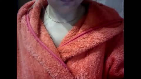 Snapshot of riveramaureen chatting on November 2025 03:38:01 AM RiveraMaureen online show from November 2025 03:38:01 AM