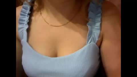 Snapshot of riveramaureen chatting on November 2025 09:14:01 PM RiveraMaureen online show from November 2025 09:14:01 PM