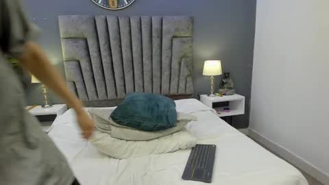 Snapshot of roan_birkin chatting on February 2025 02:44:02 AM Roan Birkin online show from February 2025 02:44:02 AM