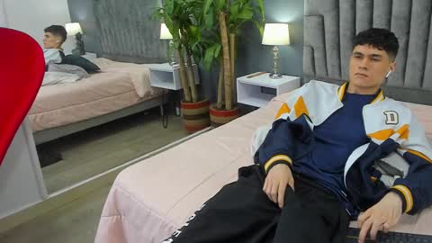 Snapshot of roan_birkin chatting on February 2025 10:40:02 PM Roan Birkin online show from February 2025 10:40:02 PM