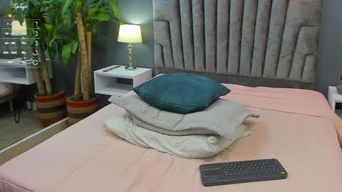 Snapshot of roan_birkin chatting on February 2025 07:31:02 PM Roan Birkin online show from February 2025 07:31:02 PM