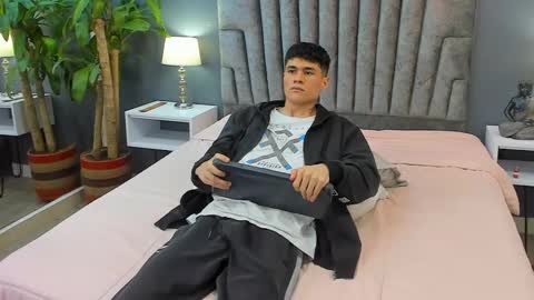 Snapshot of roan_birkin chatting on February 2025 01:34:01 AM Roan Birkin online show from February 2025 01:34:01 AM