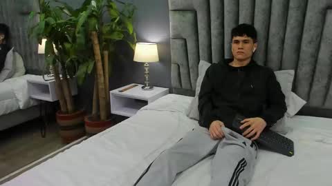 Snapshot of roan_birkin chatting on February 2025 01:43:02 AM Roan Birkin online show from February 2025 01:43:02 AM