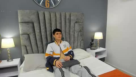 Snapshot of roan_birkin chatting on February 2025 07:41:01 PM Roan Birkin online show from February 2025 07:41:01 PM