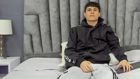 Snapshot of roan_birkin chatting on March 2025 10:16:02 PM Roan Birkin online show from March 2025 10:16:02 PM