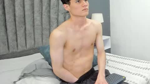 Snapshot of roan_birkin chatting on March 2025 01:45:01 AM Roan Birkin online show from March 2025 01:45:01 AM