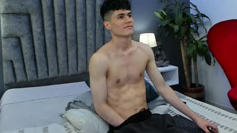 Snapshot of roan_birkin chatting on March 2025 01:48:02 AM Roan Birkin online show from March 2025 01:48:02 AM