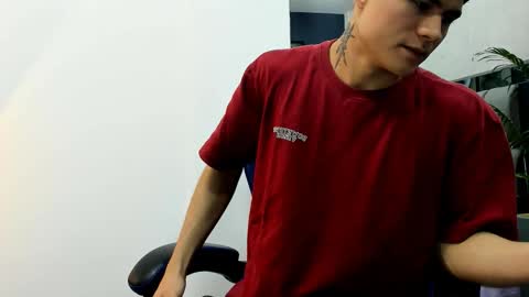 Snapshot of roan_birkin chatting on September 2025 07:41:02 PM Roan Birkin online show from September 2025 07:41:02 PM