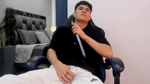 Snapshot of roan_birkin chatting on October 2025 08:42:01 PM Roan Birkin online show from October 2025 08:42:01 PM