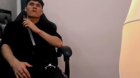 Snapshot of roan_birkin chatting on October 2025 07:23:01 PM Roan Birkin online show from October 2025 07:23:01 PM